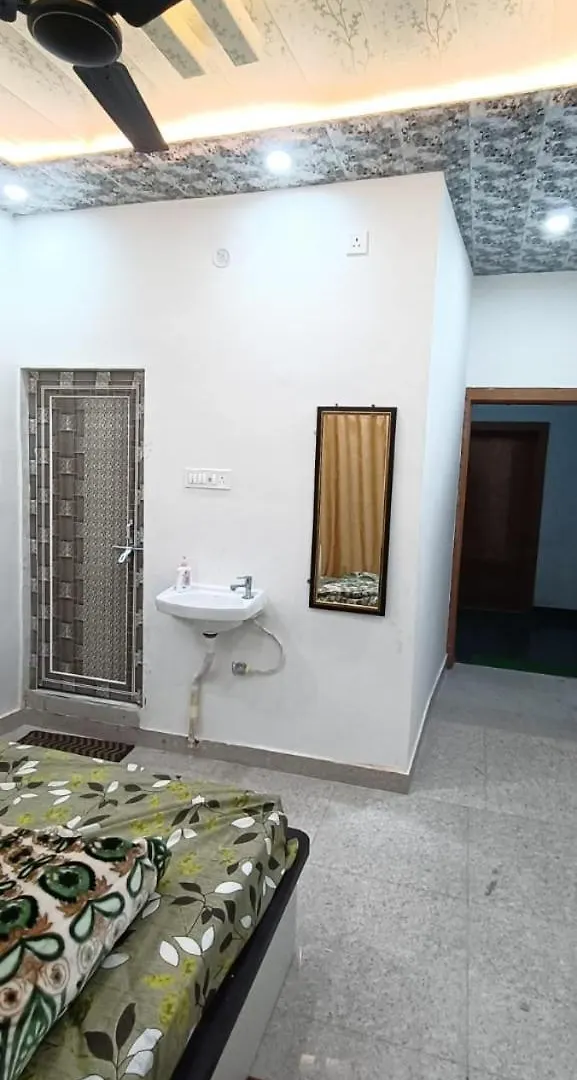 Maa Vaishno Guest House Варанаси